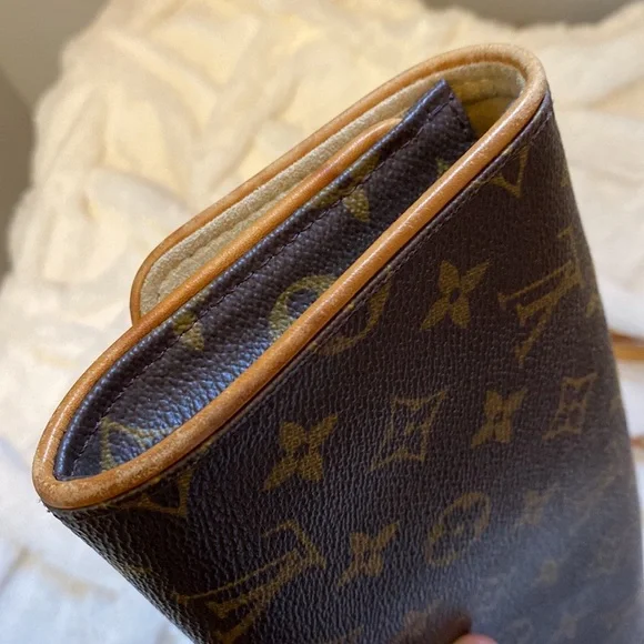 Louis Vuitton Pochette Twin GM With Dust Bag - Picture 16 of 17